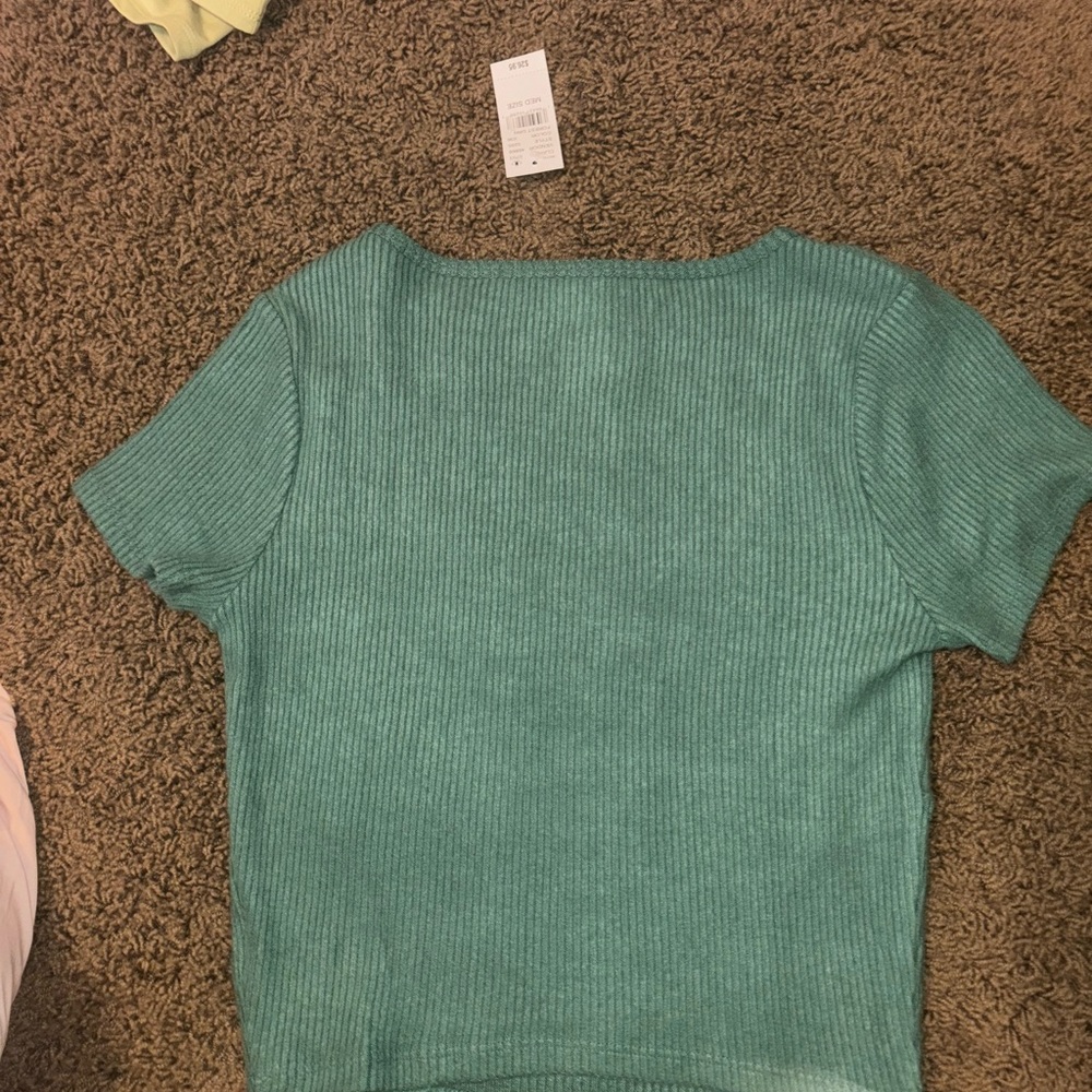 NWT PacSun Basic Tee - Picture 4 of 5